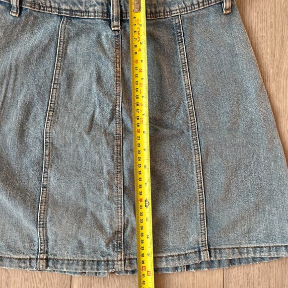 Denim button skirt SZ 4 - Picture 6 of 6